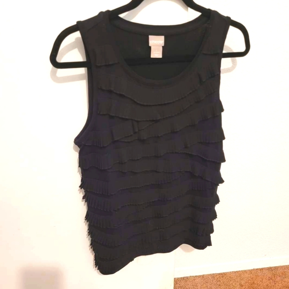 2 medium sleevless dressy tops ♥︎